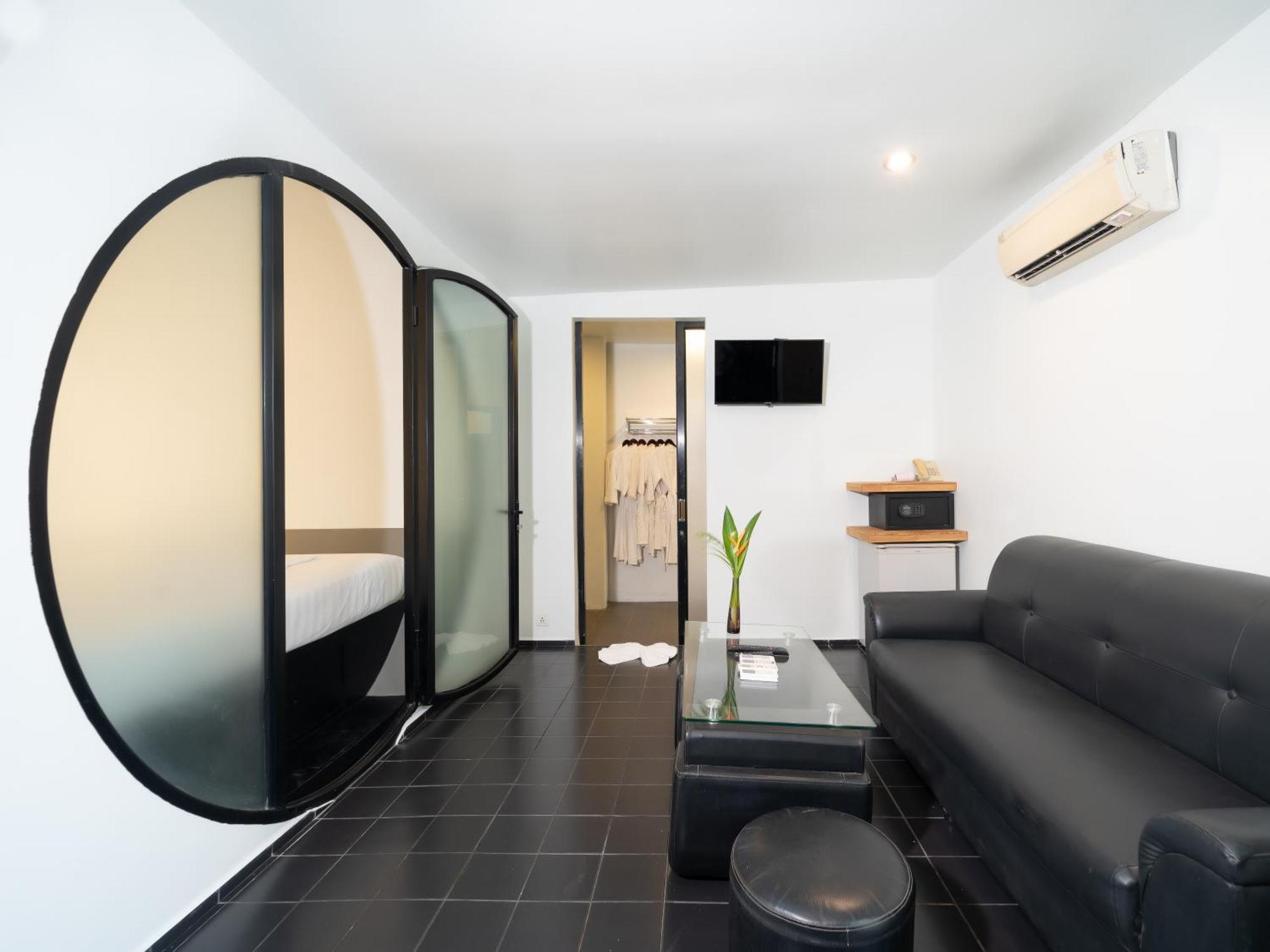 Tunnel Urban Retreat Hotel Сием Реап Екстериор снимка