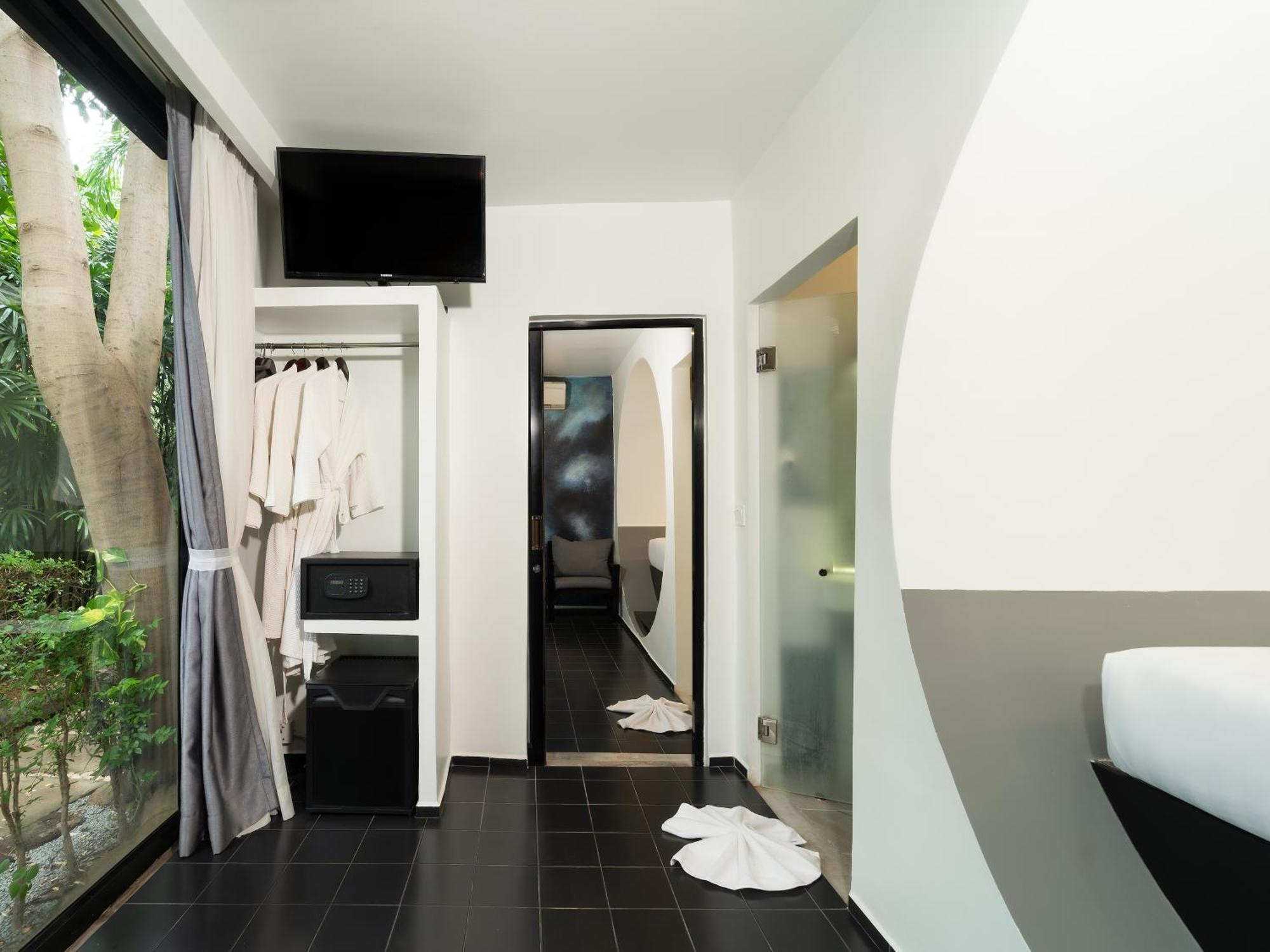 Tunnel Urban Retreat Hotel Сием Реап Екстериор снимка